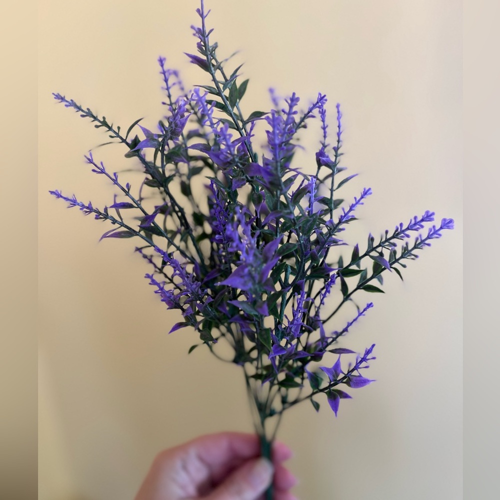 13 light lavender faux flowers